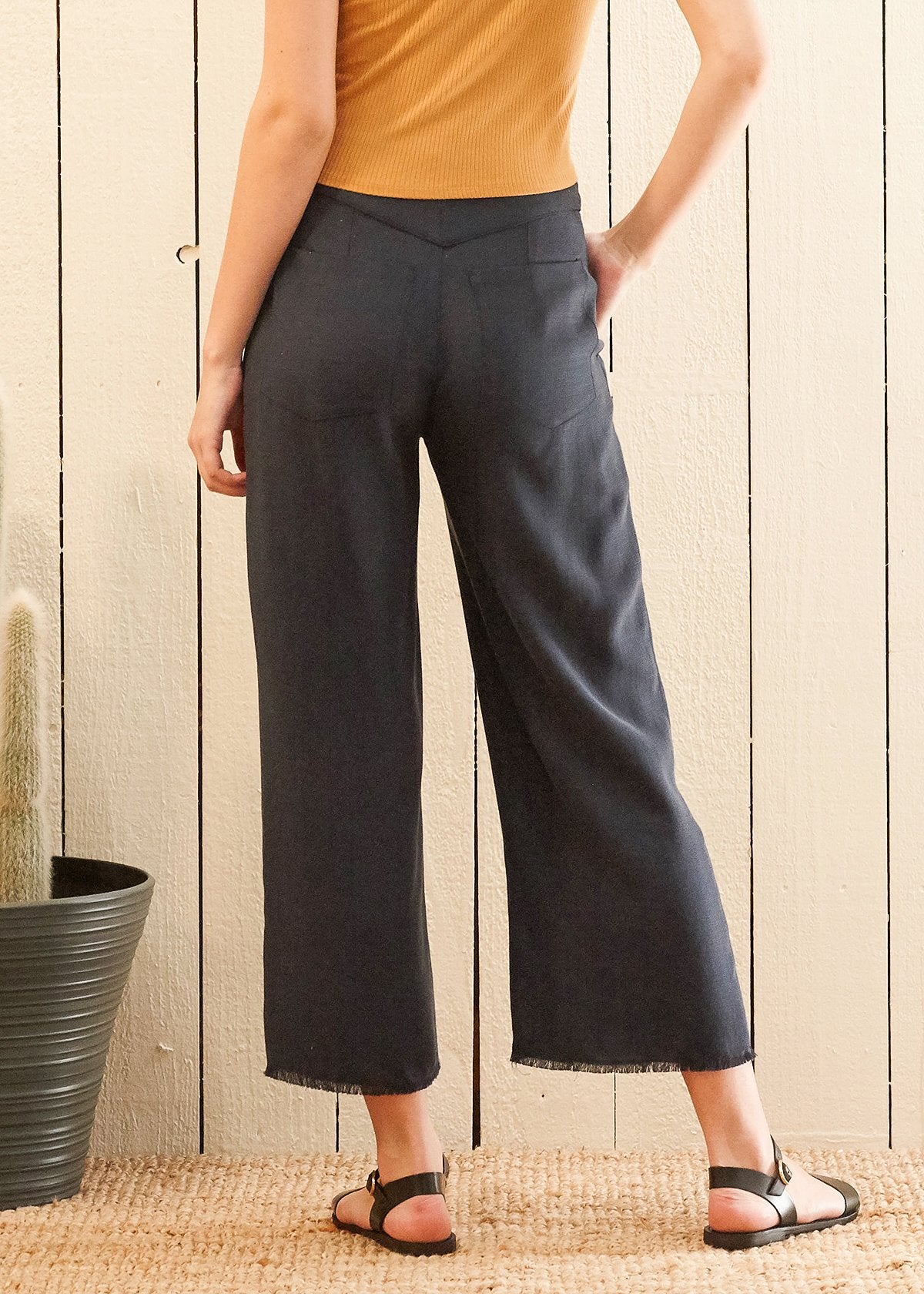 Fringe Hem Cropped Pants in Navy
